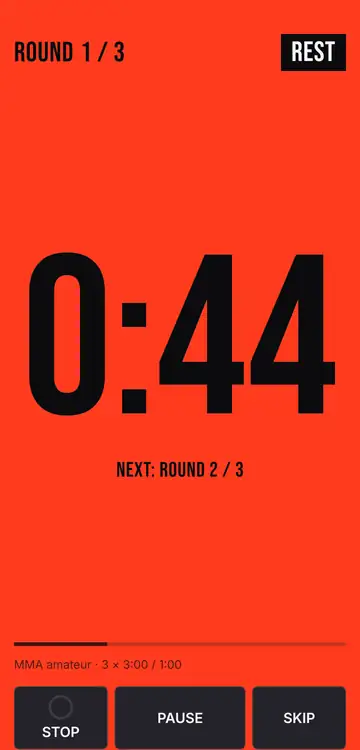 Round timer in the rest phase: a red screen with the rest countdown, next is round 2 of 3